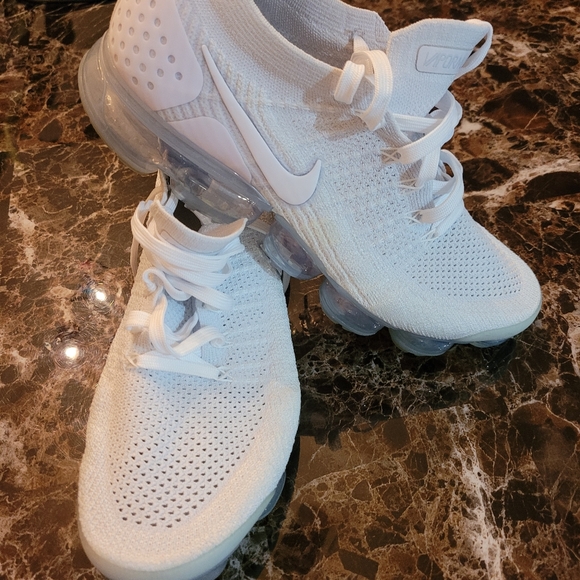Nike VaporMax Flynit Tennis Shoes